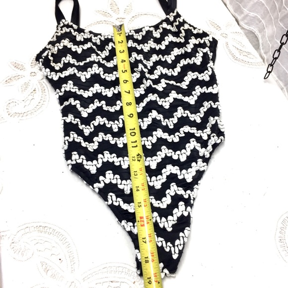 Vintage 90s high cut black & white one piece - Picture 5 of 9